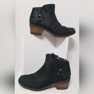 Teva Foxy Black Ankle Booties with Brown Heel  Water Resistant Western Size 8.5M